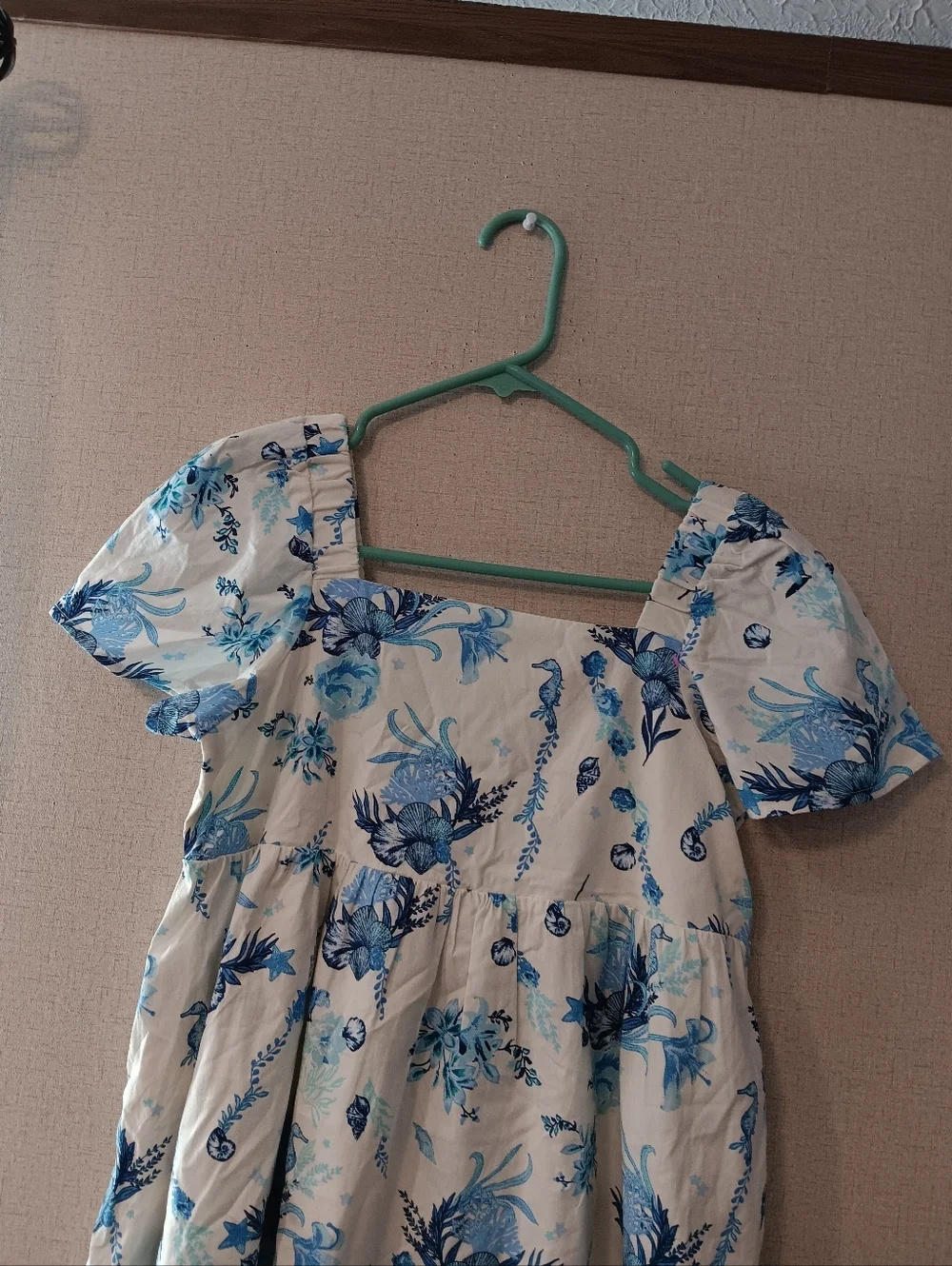 Vineyard Vines White Dress with Blue Floral Print Sz M 12-14 Girls